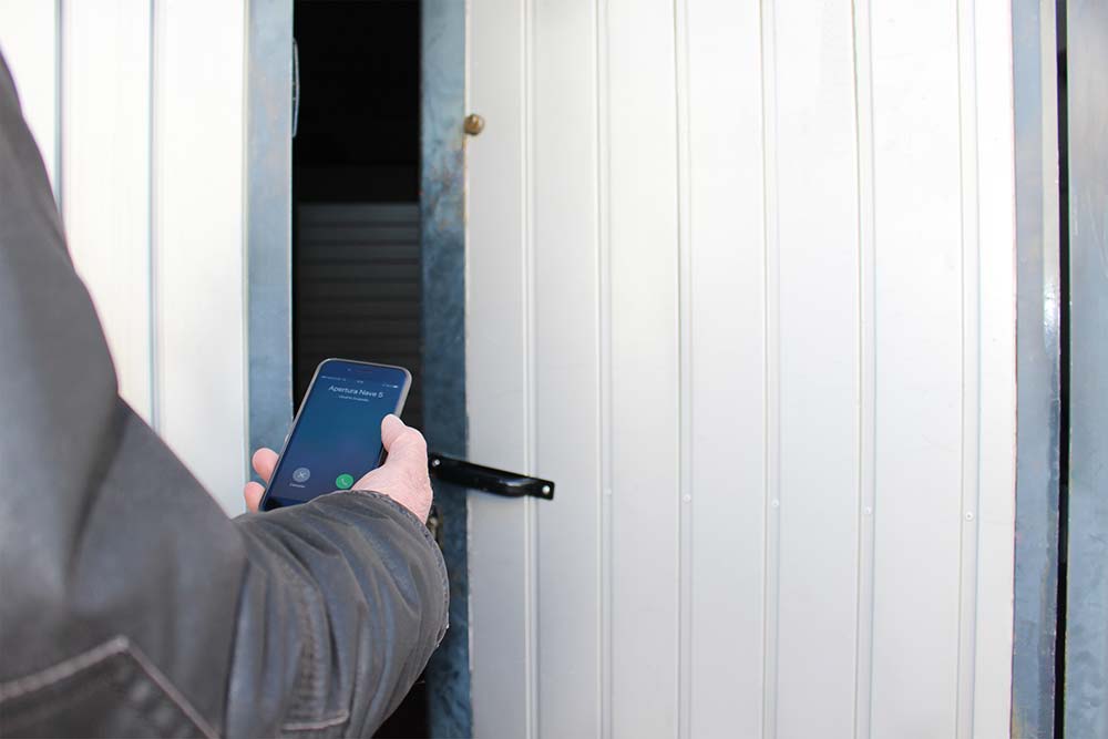 Puerta de garaje en valladolid con apertura desde el móvil